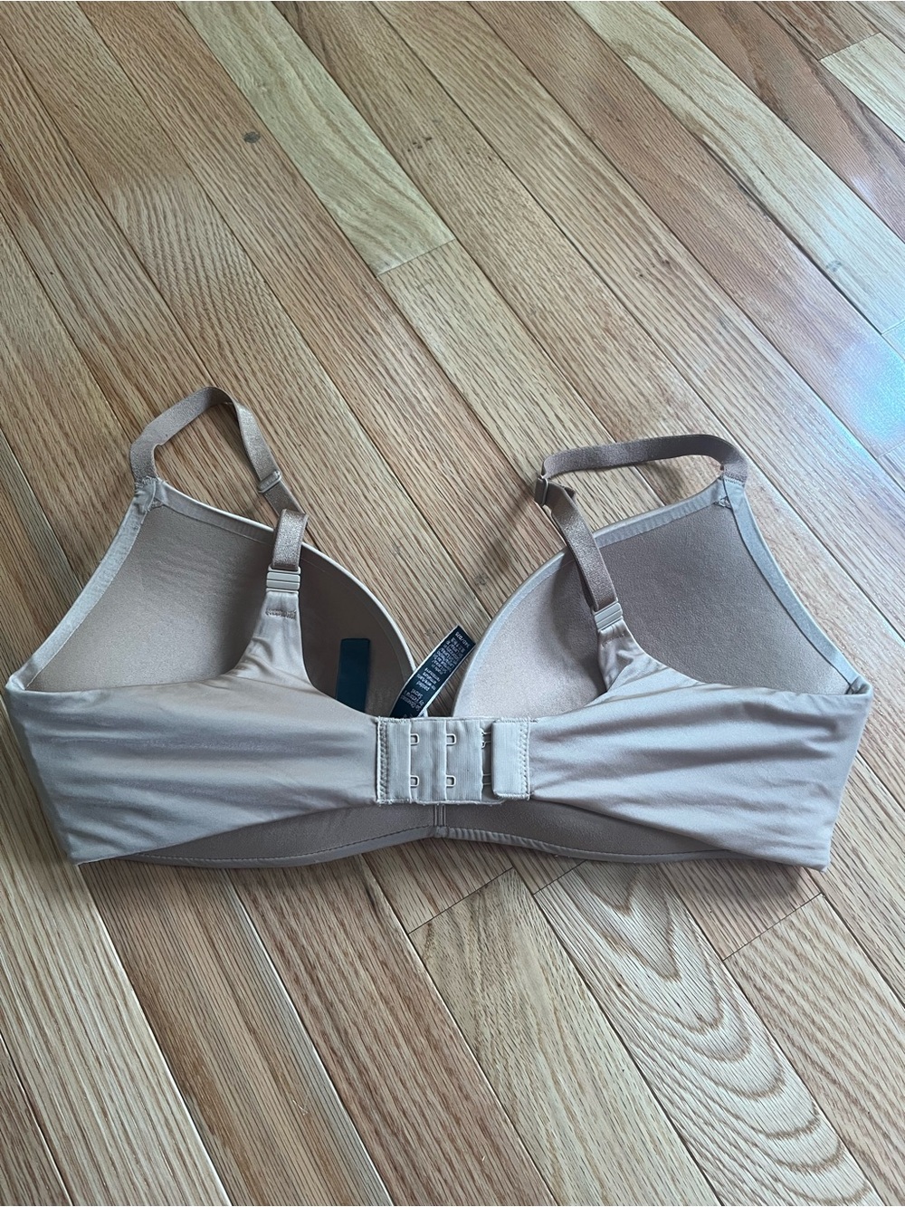 Victoria's Secret Bra 34D Beige Padded No Wire Wireless - Picture 3 of 4
